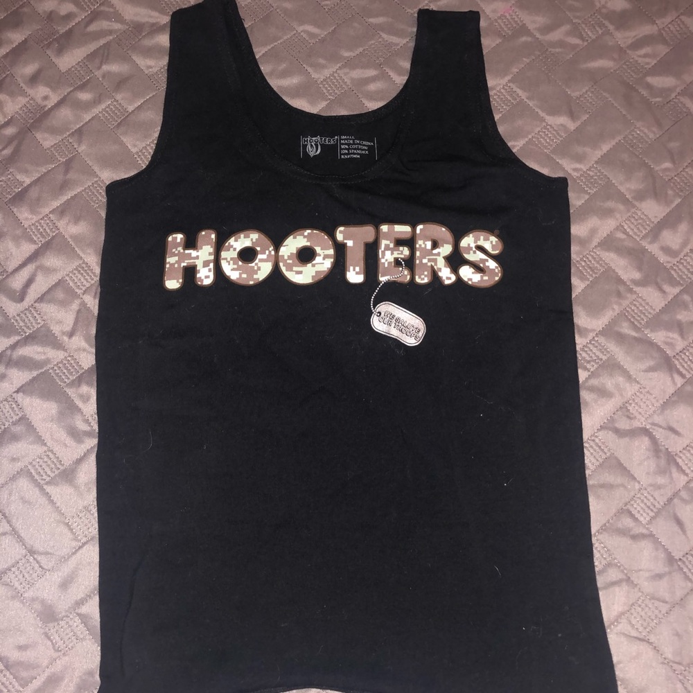 Hooters troop shirt